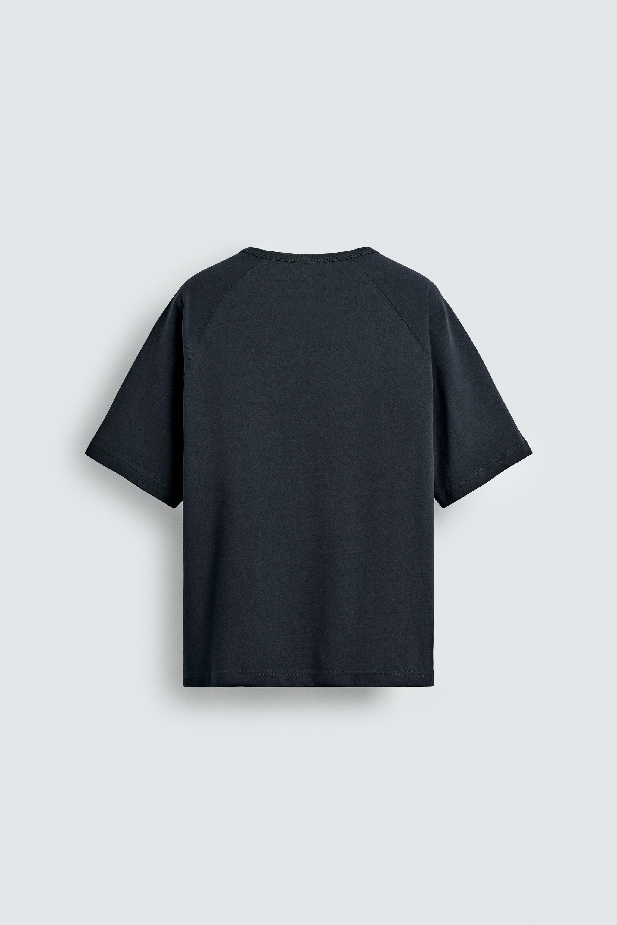 RELAXED FIT RIVET POCKET T-SHIRT